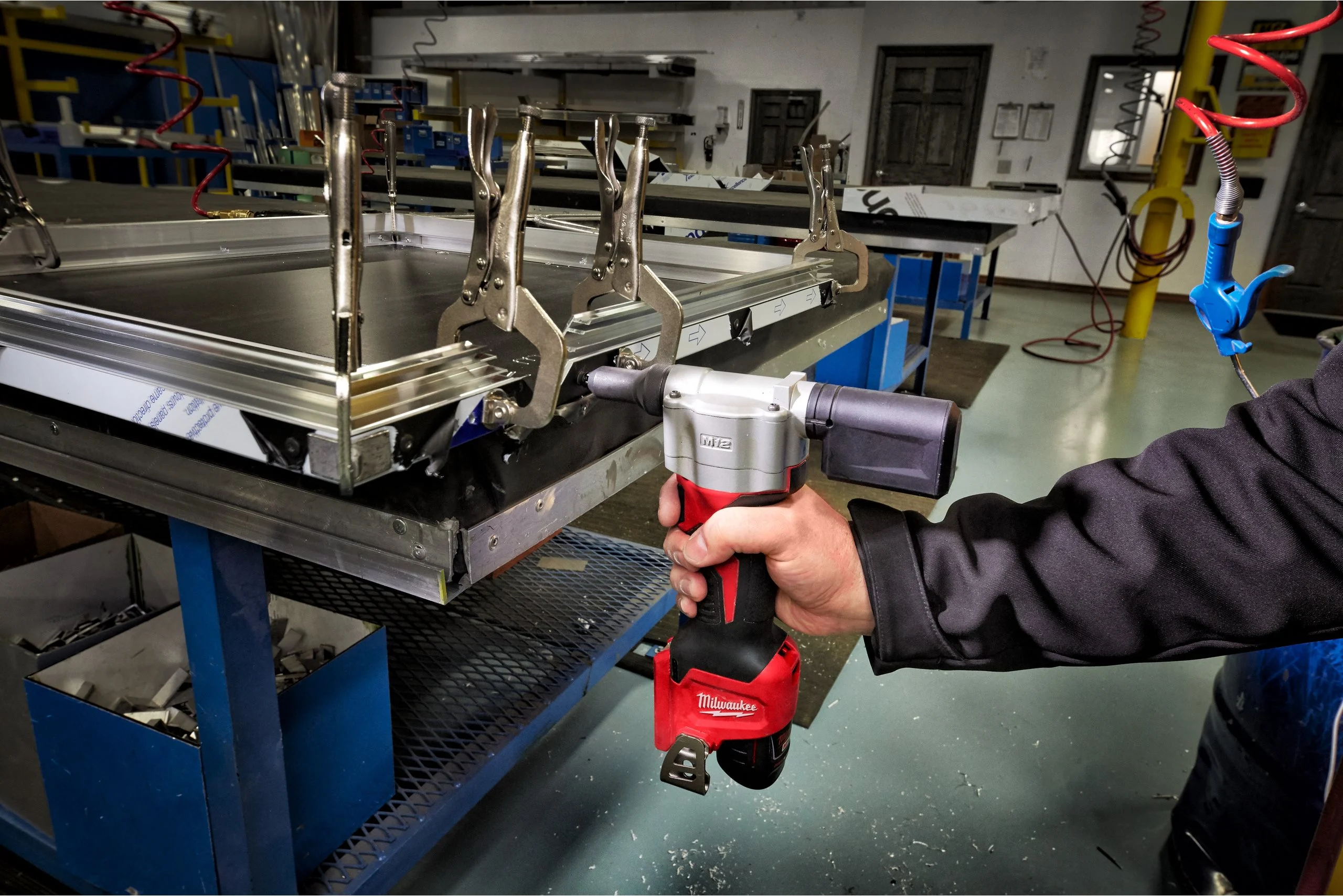 Milwaukee M12 BPRT-0 AKUMULATORSKO ORODJE ZA KOVIČENJE