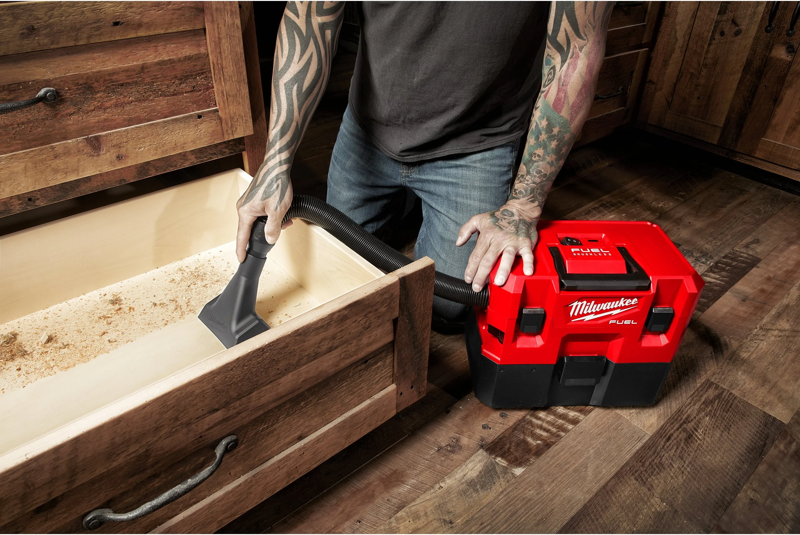 Milwaukee M12 FVCL-0 Akumulatorski sesalnik