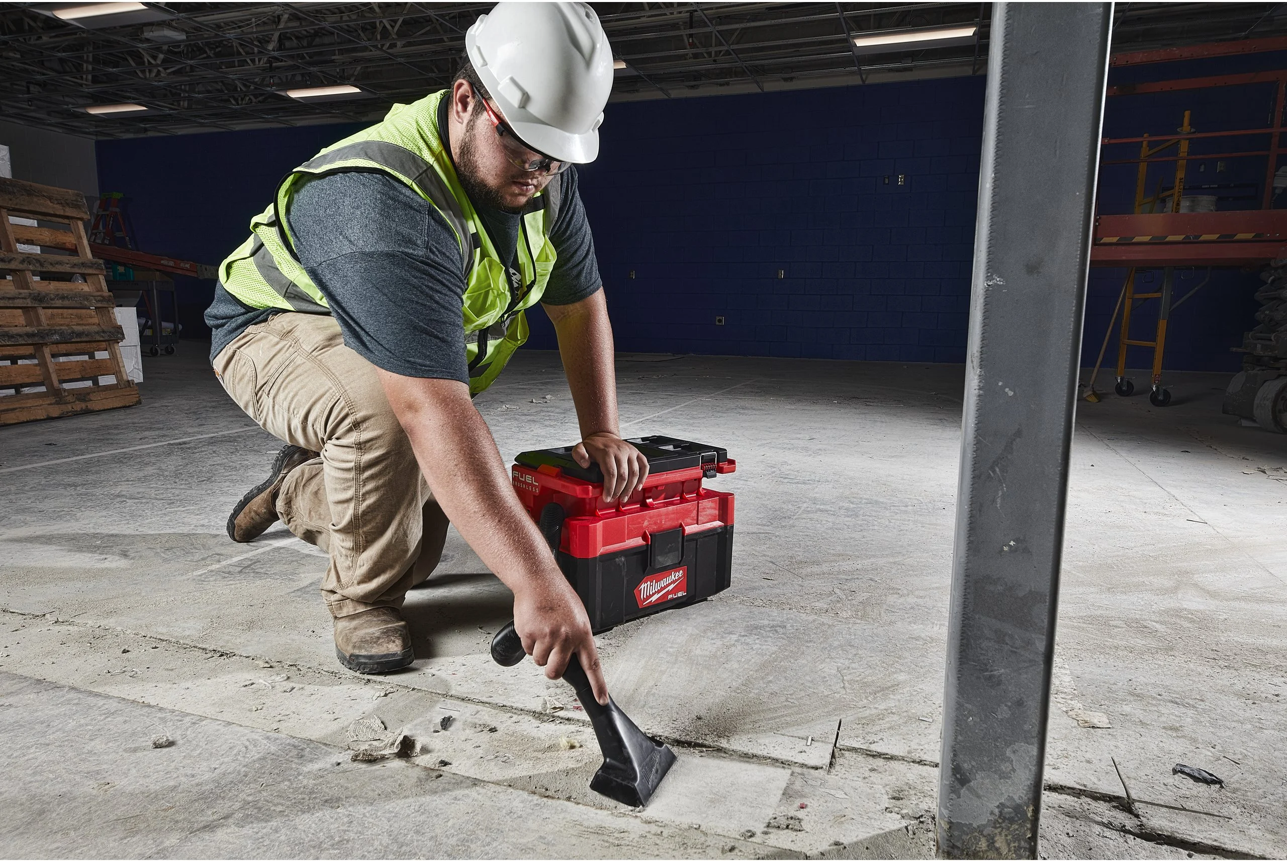 Milwaukee M18 FPOVCL-0 AKUMULATORSKI MOKRO SUHI SESALNIK PACKOUT