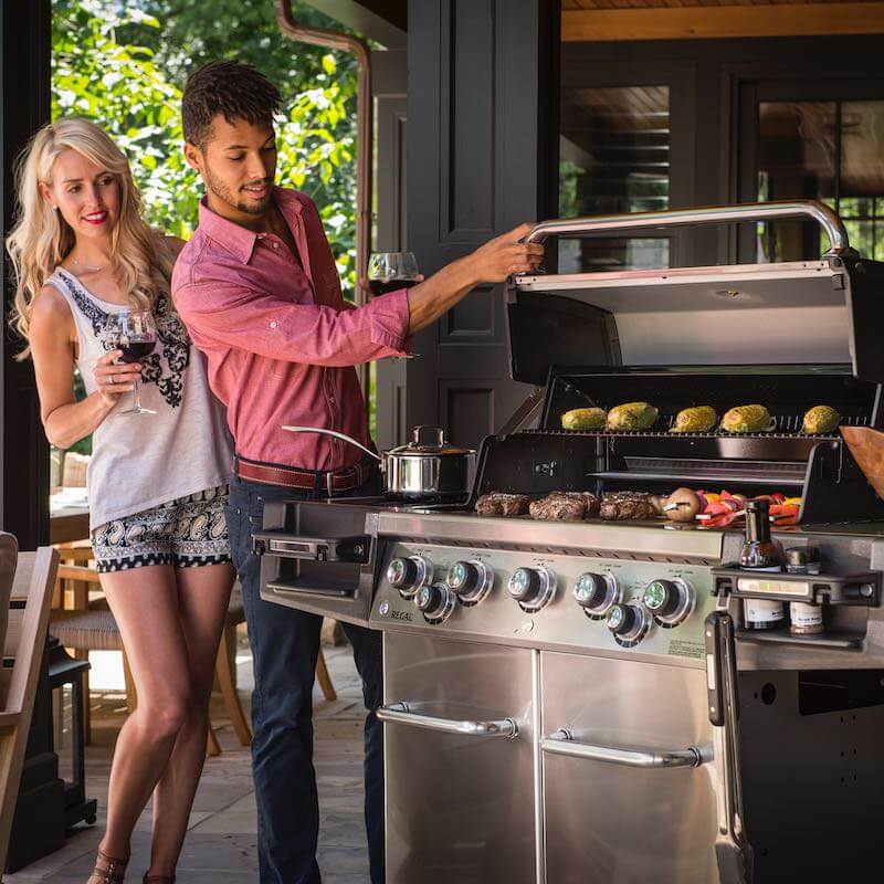 Broil King Regal™ S590 Plinski žar
