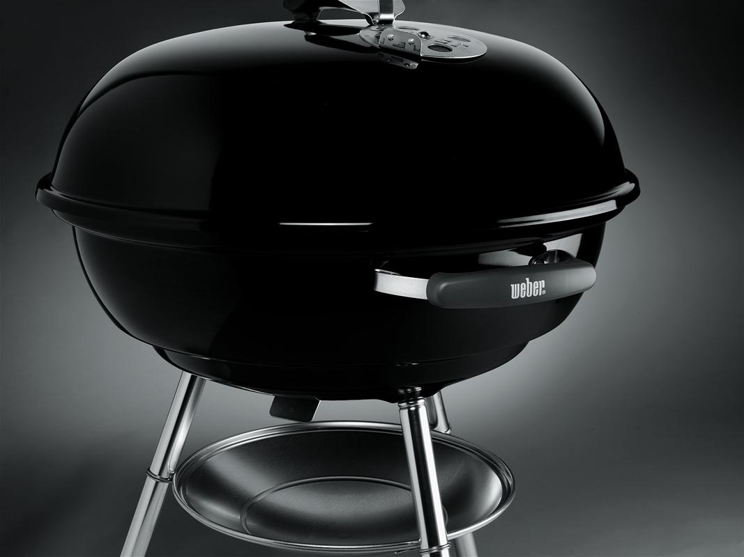 Weber Compact Kettle 57 Žar na oglje