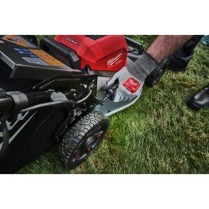 Milwaukee M18 F2LM46-802 46 cm samohodna kosilnica na dva akumulatorja