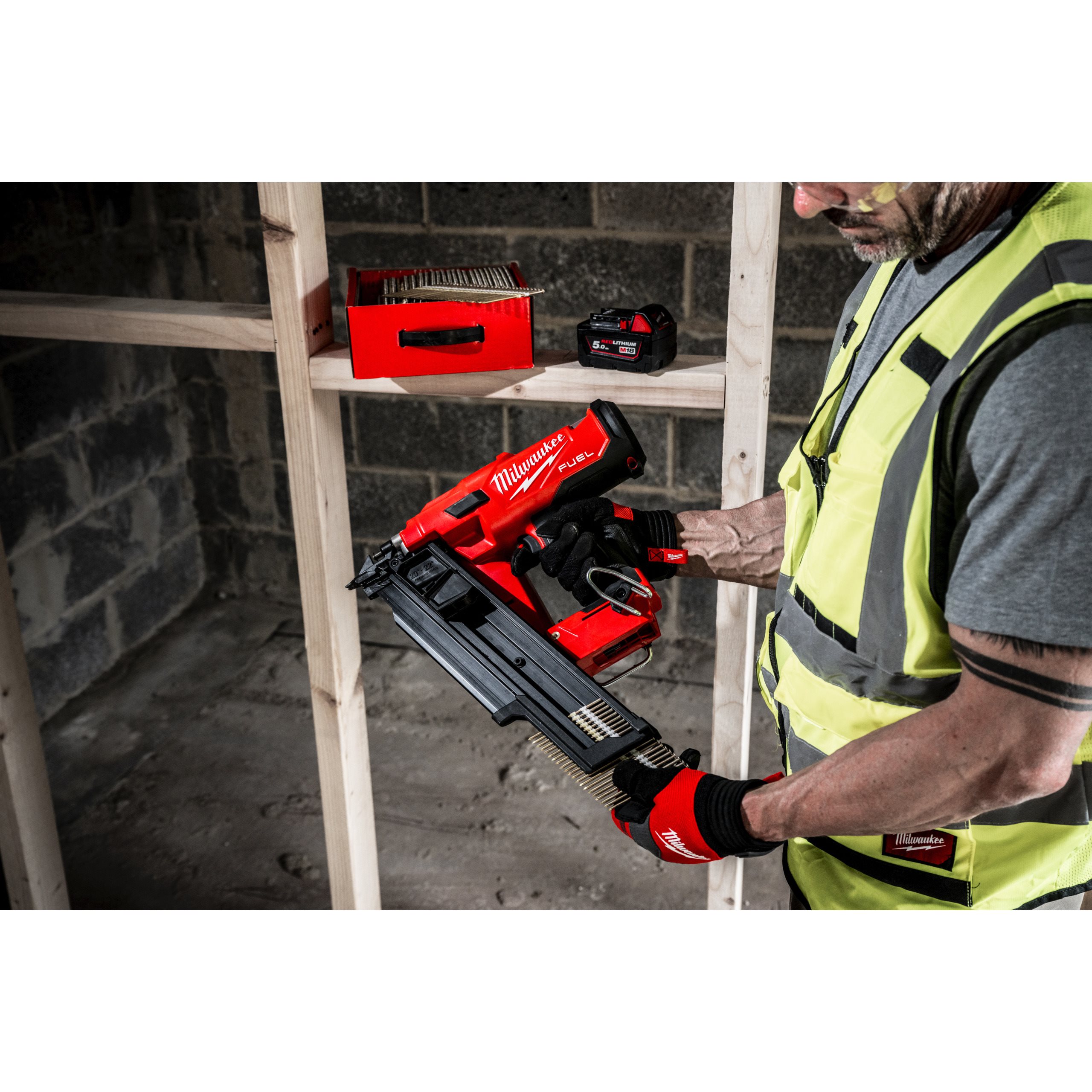 Milwaukee M18 FFN21-0C 21° žebljalnik