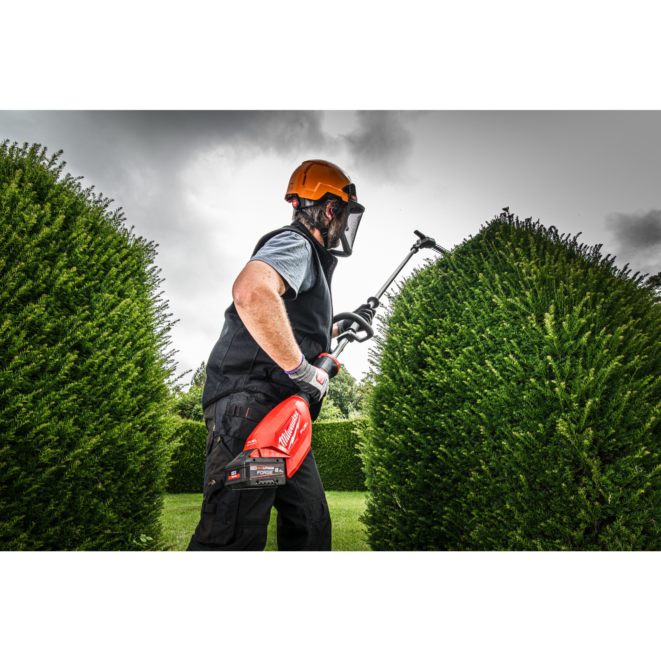 Milwaukee M18 FHETE22-0 podaljšane škarje za živo mejo 216 cm