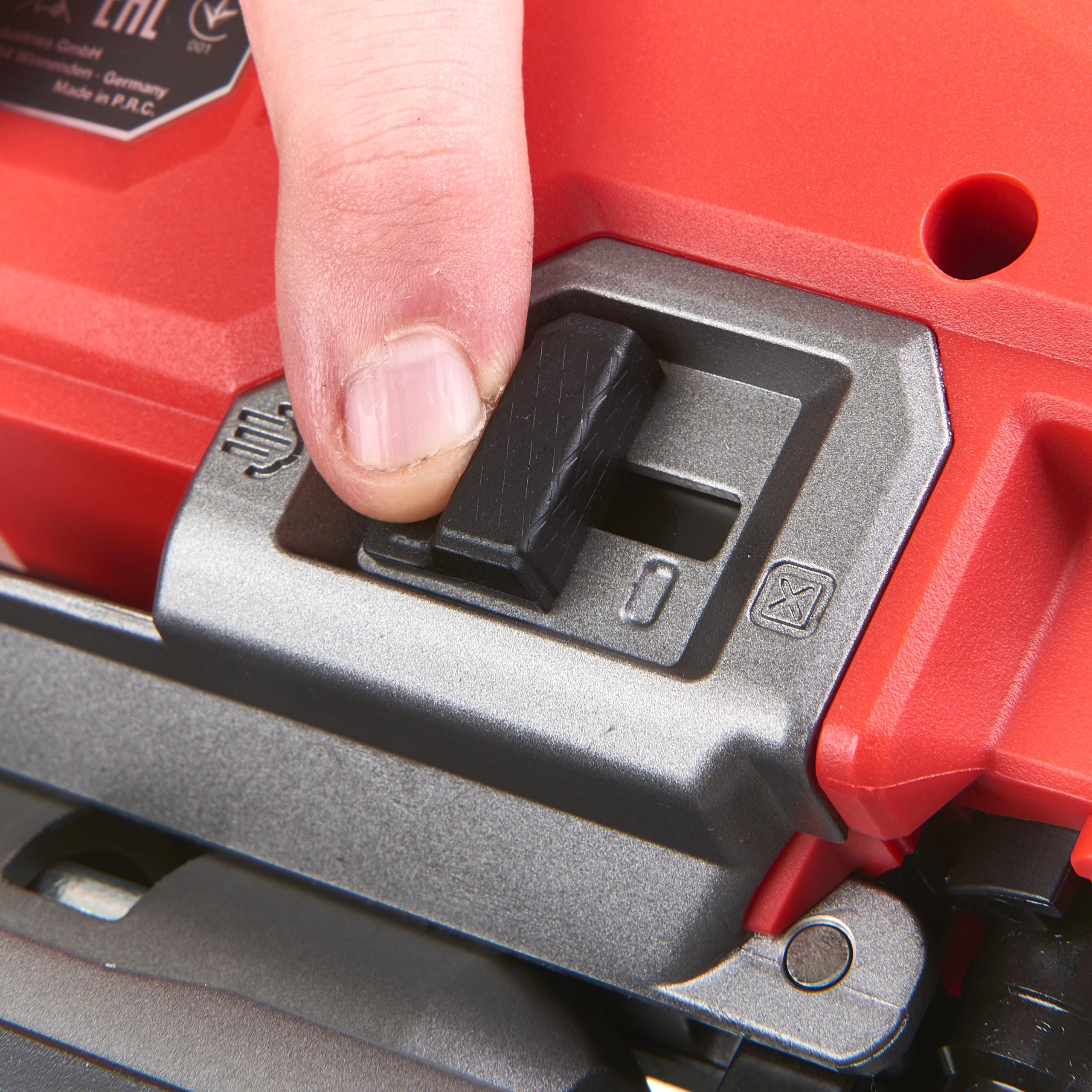 Milwaukee M18 FJS-0 vbodna žaga z ročajem na vrhu