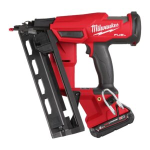 Milwaukee M18 FN16GA-202X 16 GA kotni žebljalnik Milwaukee M18 FN16GA-202X 16 GA kotni žebljalnik