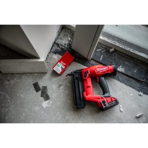Milwaukee M18 FN18GS-202X žebljalnik za žebljičke 18 GA