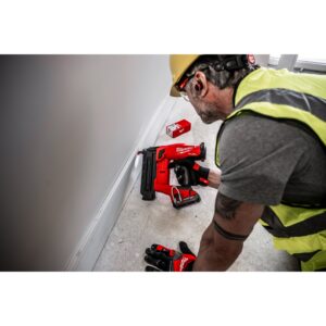 Milwaukee M18 FN18GS-202X žebljalnik za žebljičke 18 GA