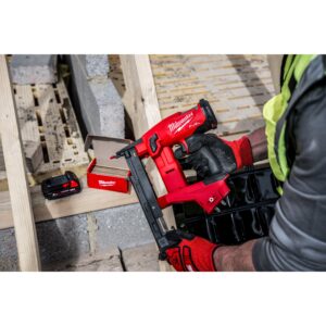 Milwaukee M18 FNCS18GS-202X spenjalnik