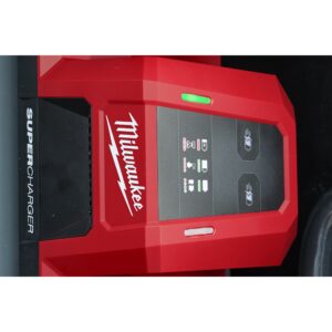 Milwaukee M18 MDBSC mobilni dvopostajni super polnilec