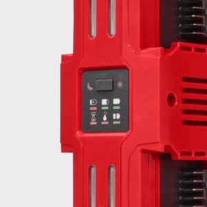 Milwaukee M18 MPC6 PACKOUT mobilni šestpostajni hitri polnilec