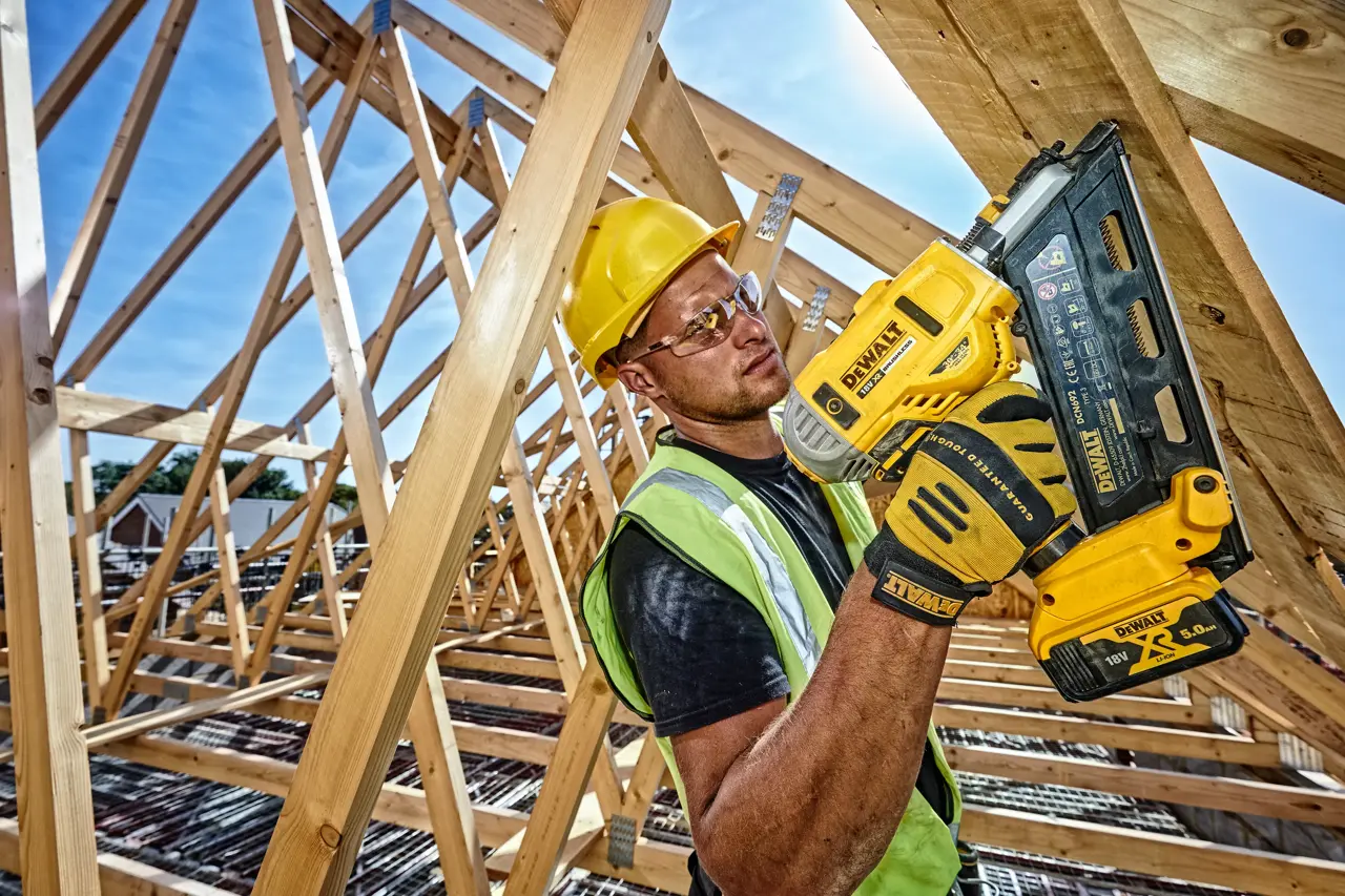 DEWALT AKU XR VRSTNI ŽEBLJIČAR 18V DCN692P2