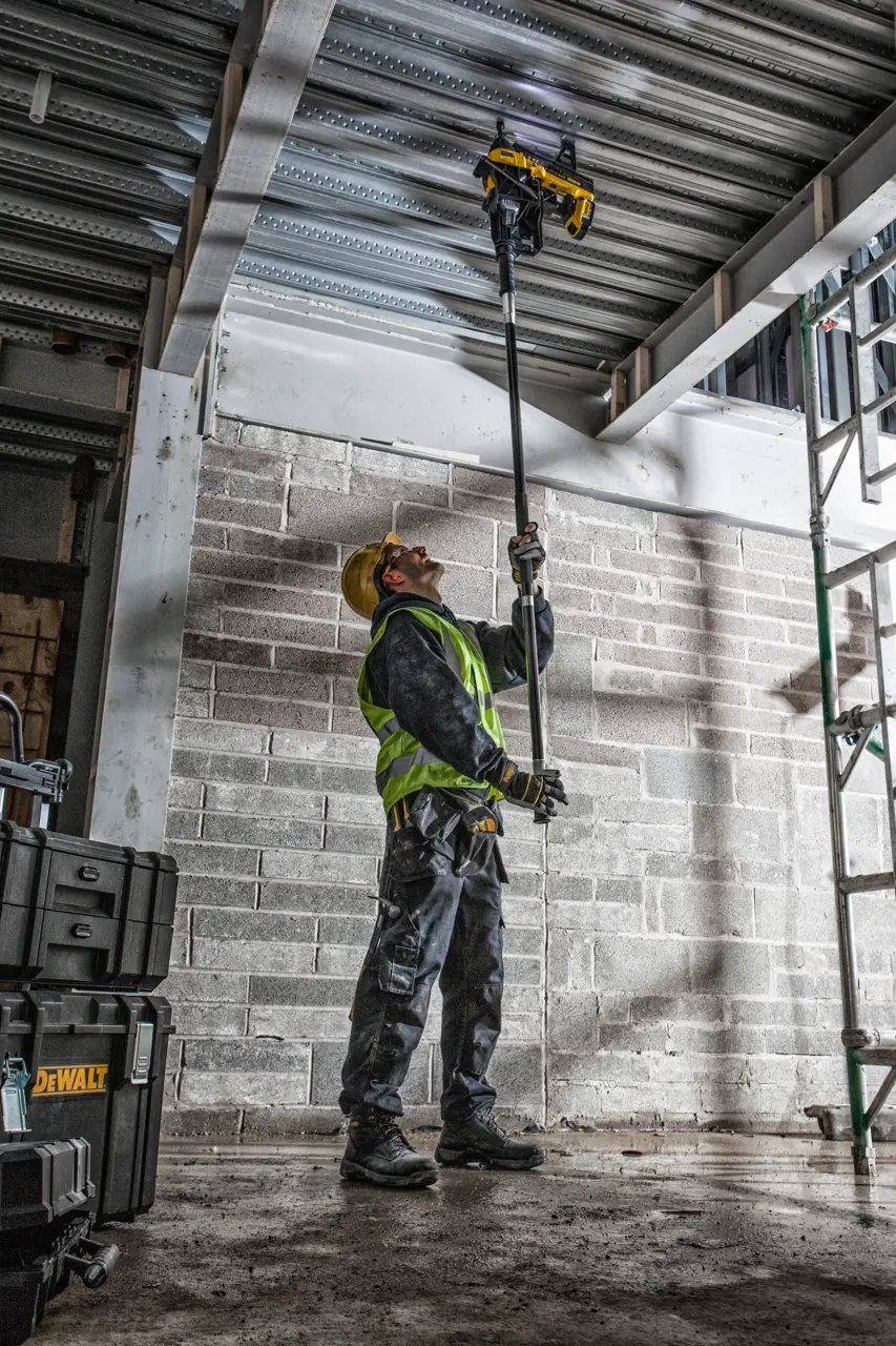 DEWALT AKU ŽEBLJIČAR BETONSKI 18 V 5,0 Ah DCN890P2