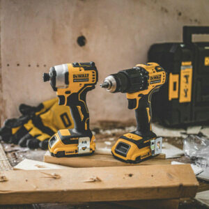 DEWALT DCK2062D2T 2-DELNI SET ORODJA