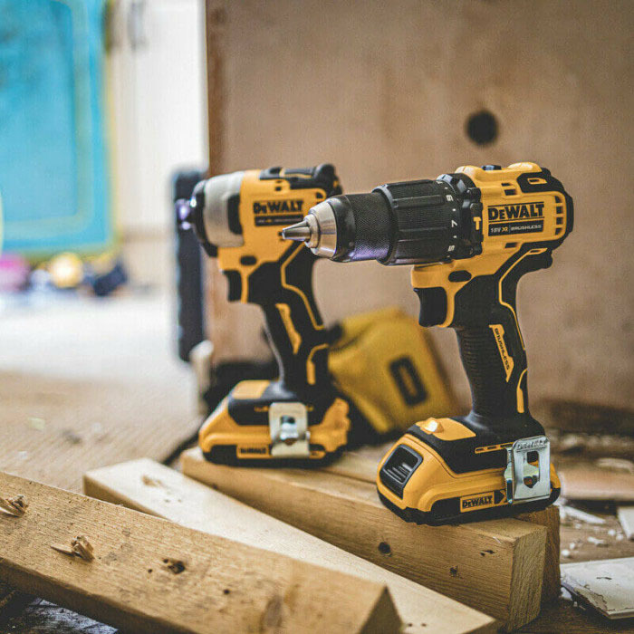 DEWALT DCK2062D2T 2-DELNI SET ORODJA