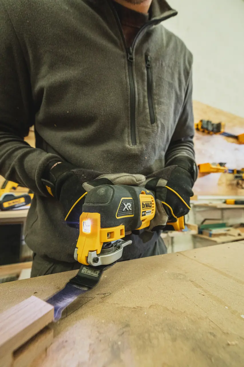 DEWALT DCS355N AKU MULTIFUNKCIJSKO ORODJE