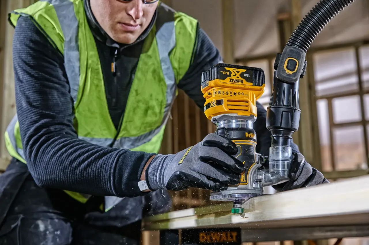 DEWALT DCW604NT AKU REZKAR