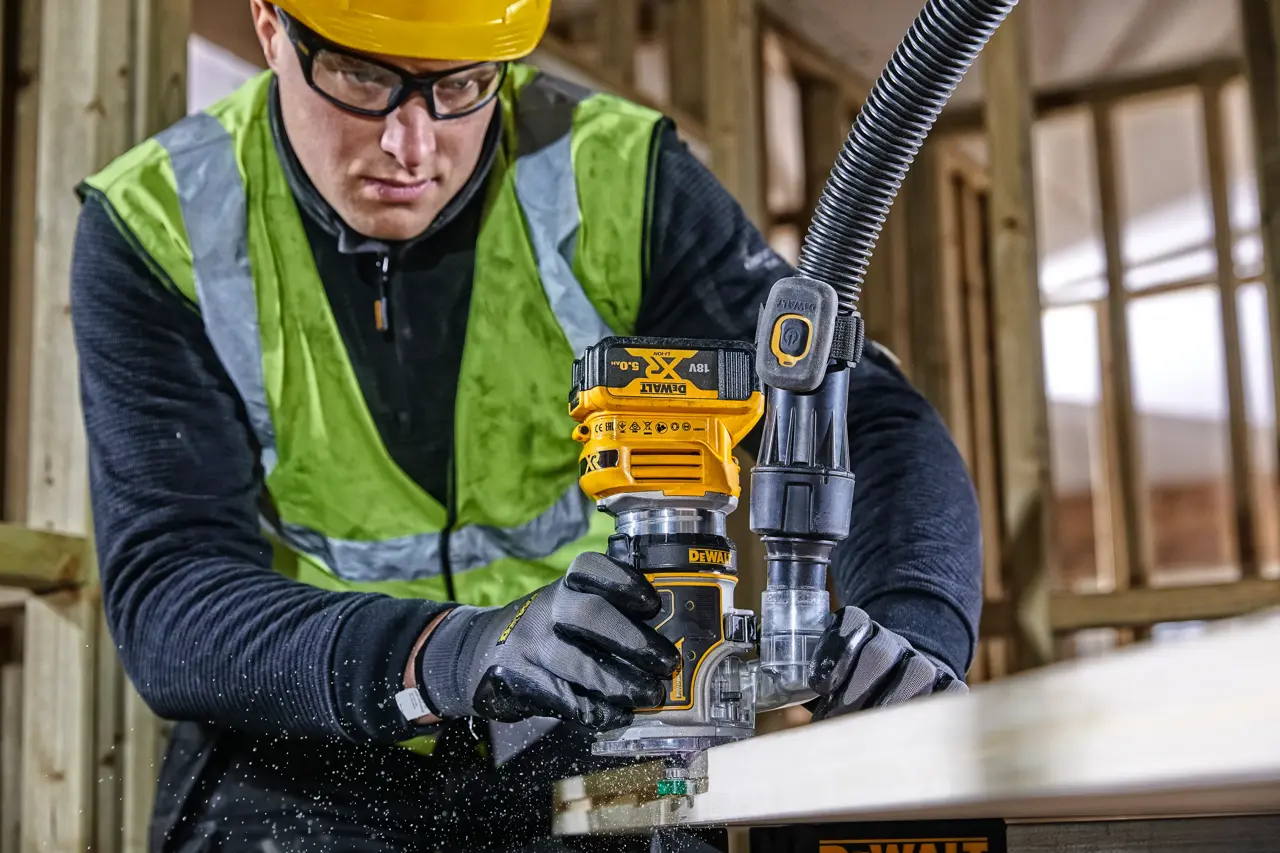 DEWALT DCW604P2 AKU REZKAR