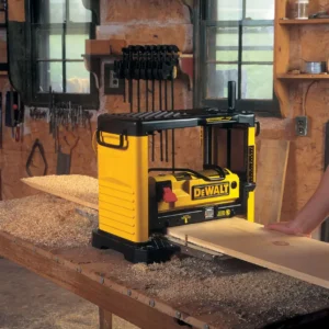 DEWALT DEBELINSKI SKOBELJNIK 1800 W DW733