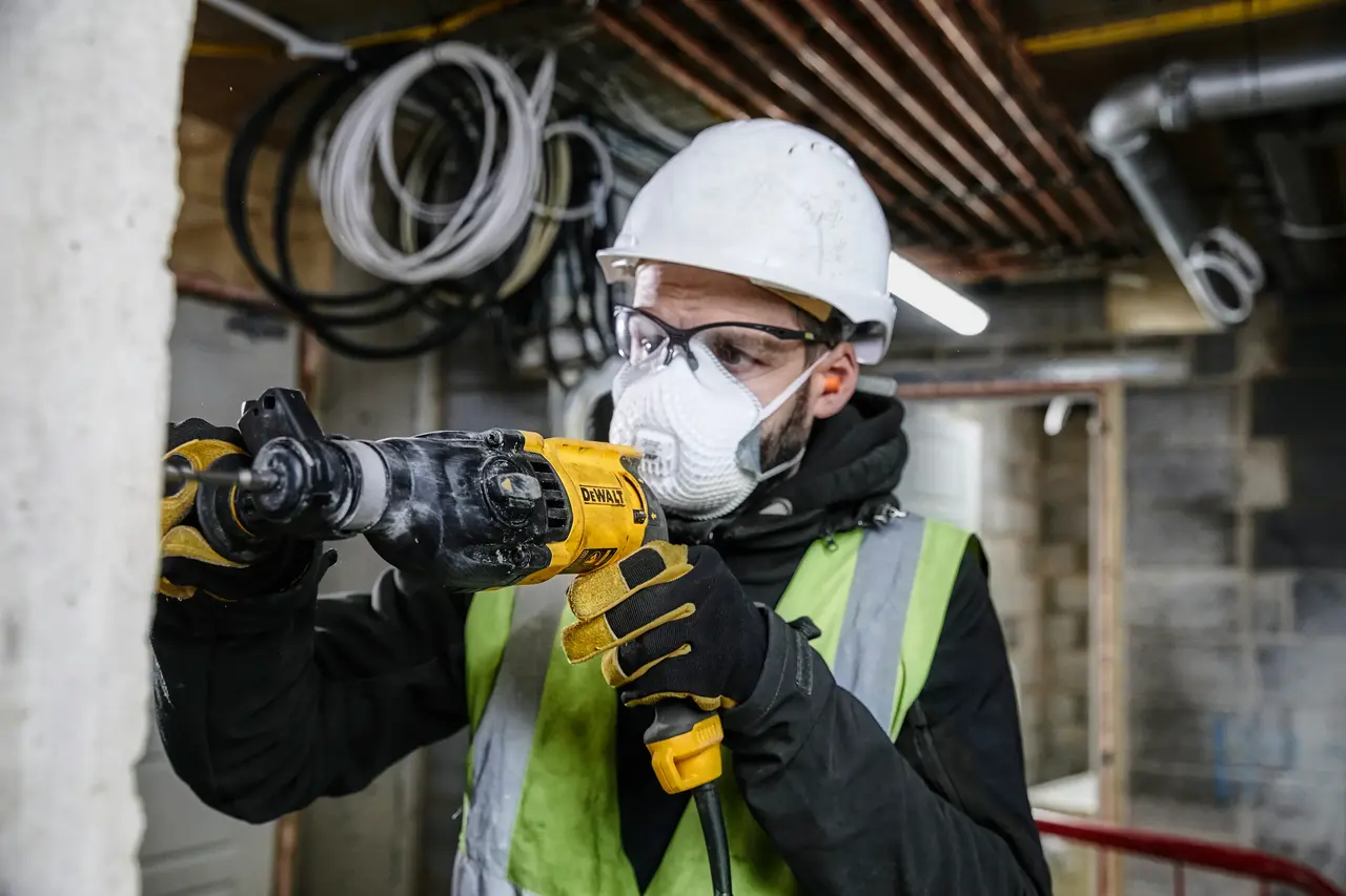DEWALT KOMBINIRANO KLADIVO 800 W SDS+ D25133K