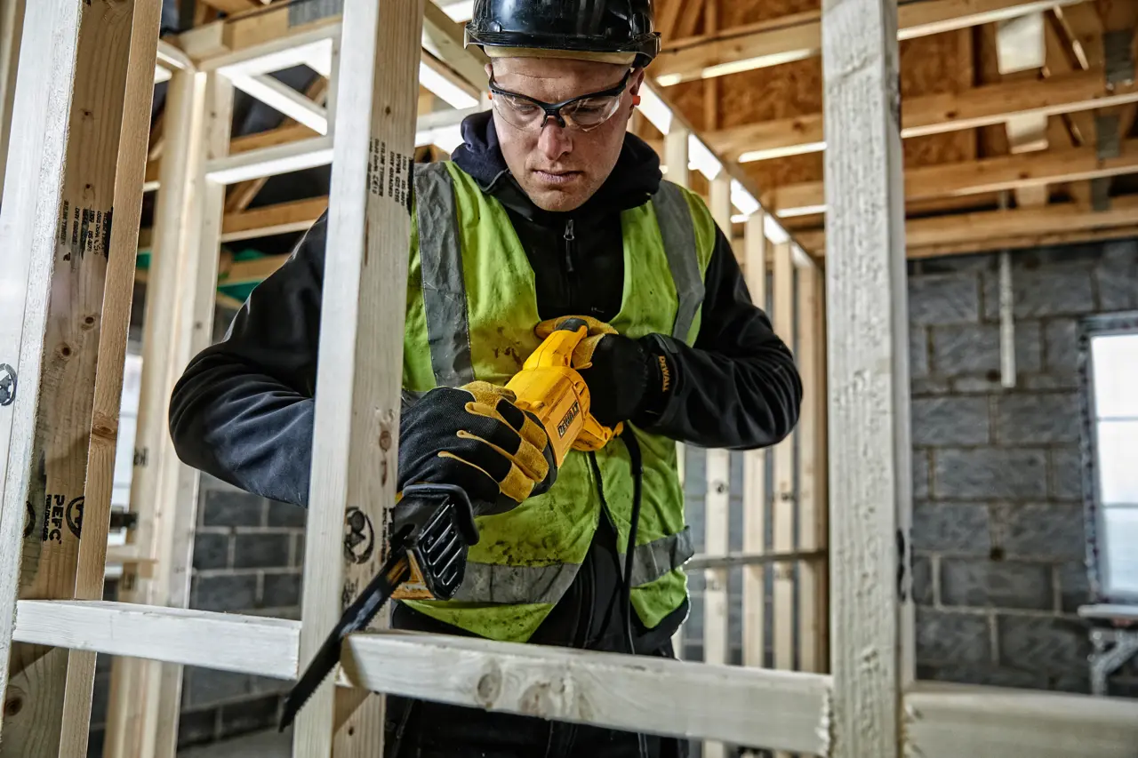 DEWALT ŽAGA LISIČJI REP DWE305PK 1100 W