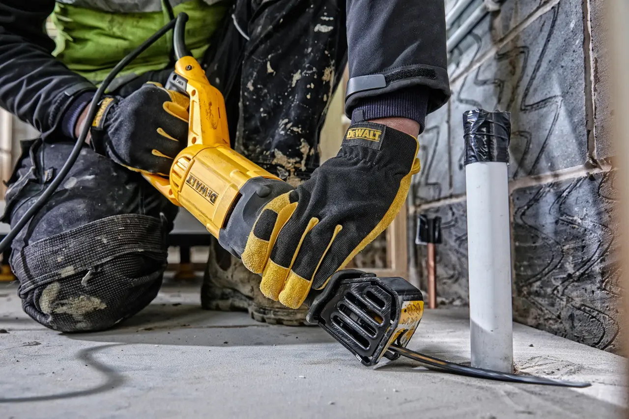 DEWALT ŽAGA LISIČJI REP DWE305PK 1100 W