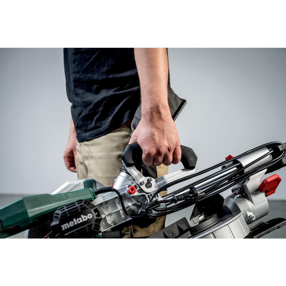 METABO KGS 305 M (613305000) ZAJERALNA ŽAGA