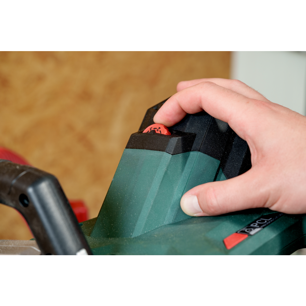 METABO KGSV 216 MC (615216000) Zajeralna žaga
