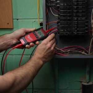 Milwaukee 2212-20 AUTOMATSKI TESTER NAPETOSTI / KONTINUITETE