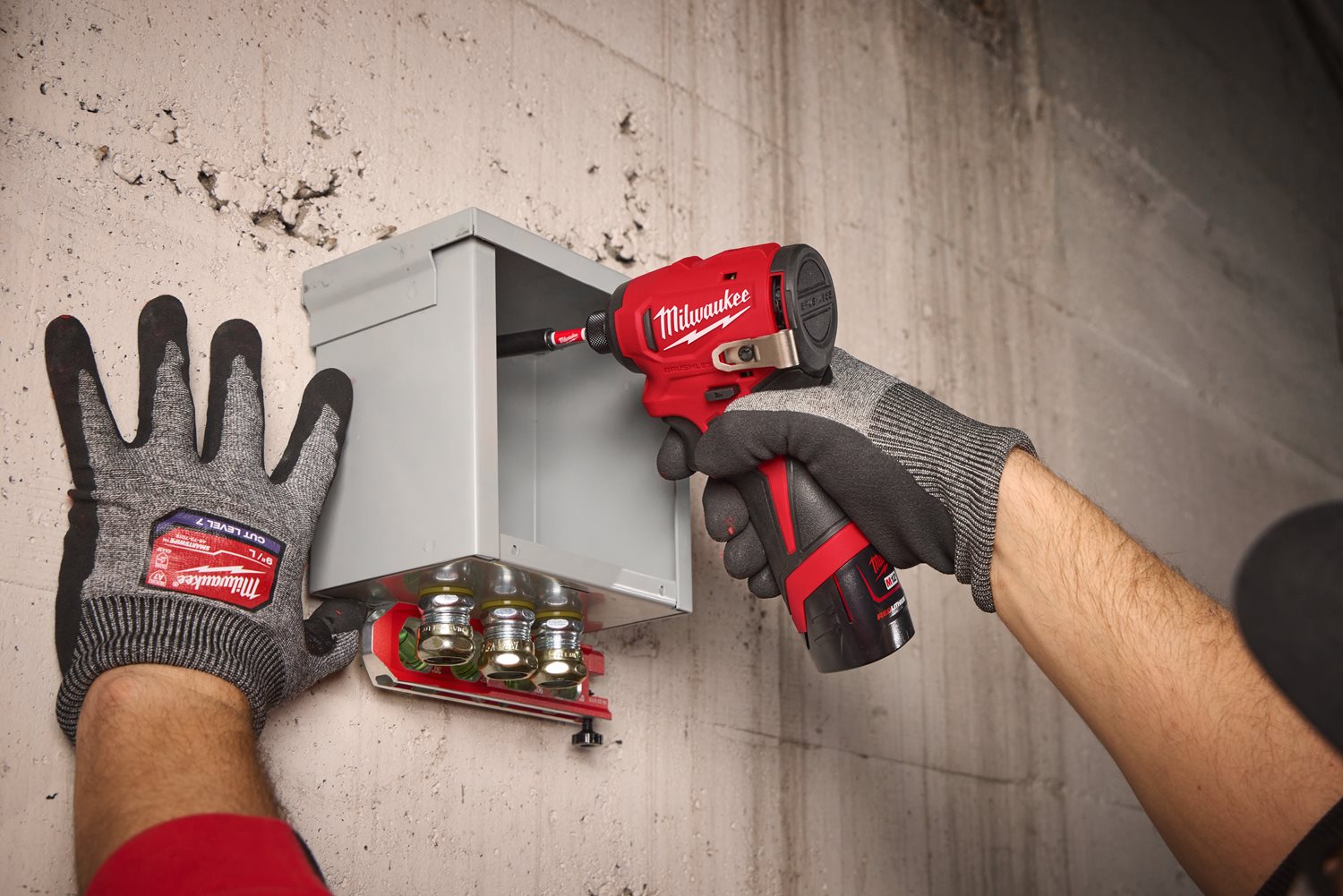 Milwaukee M12 BLPP2D-202B set brezkrtačnih orodij