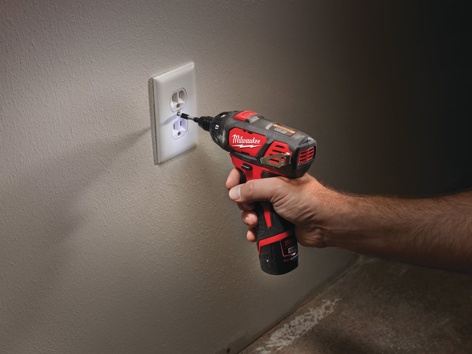 Milwaukee M12 BSD-0 Kompaktni vijačnik
