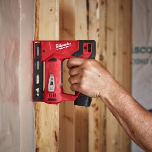 Milwaukee M12 BST-202X Akumulatorski spenjalnik