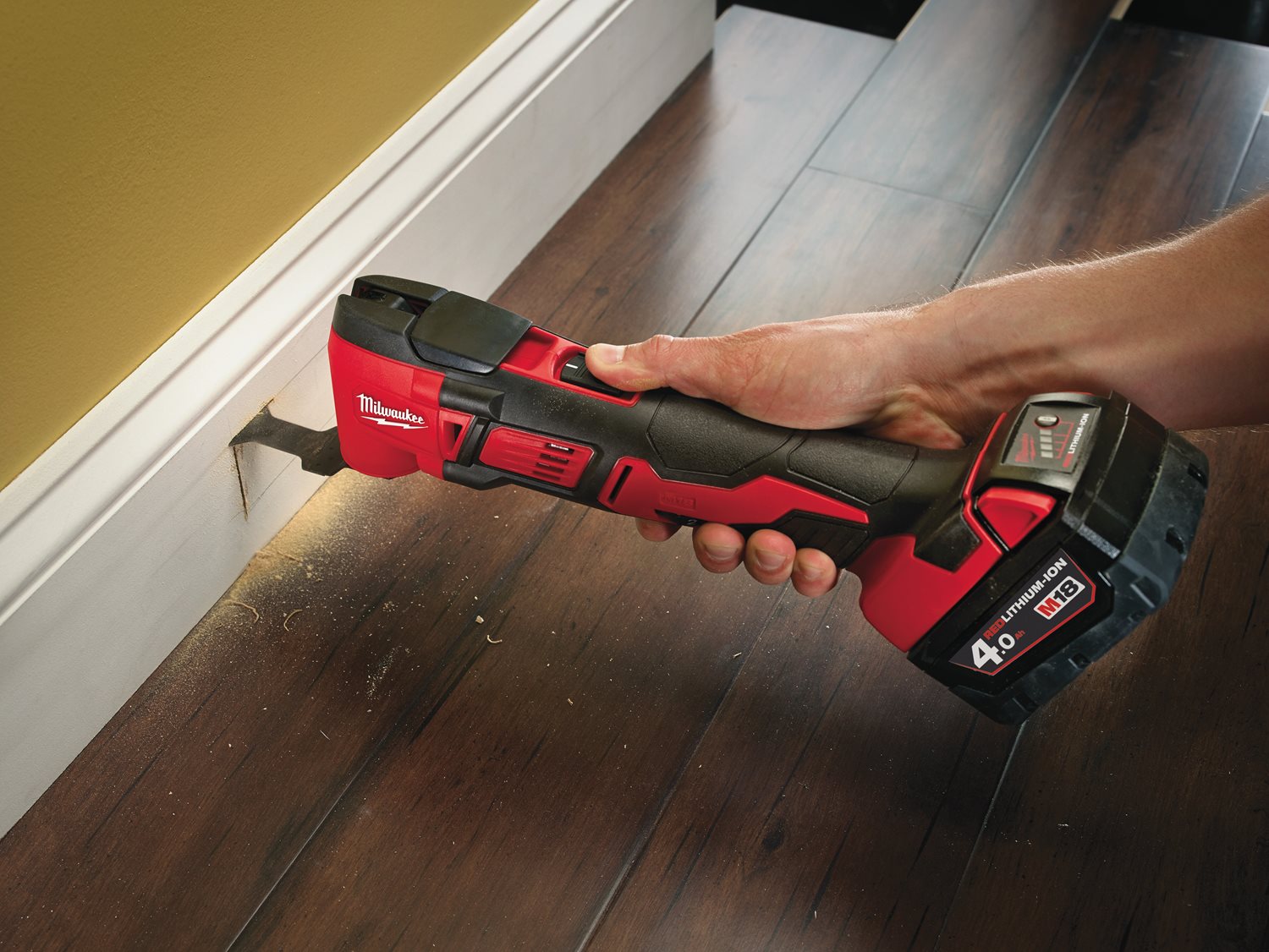 Milwaukee M18 BMT-421C Večnamensko orodje s sistemom za hitro menjavo listov