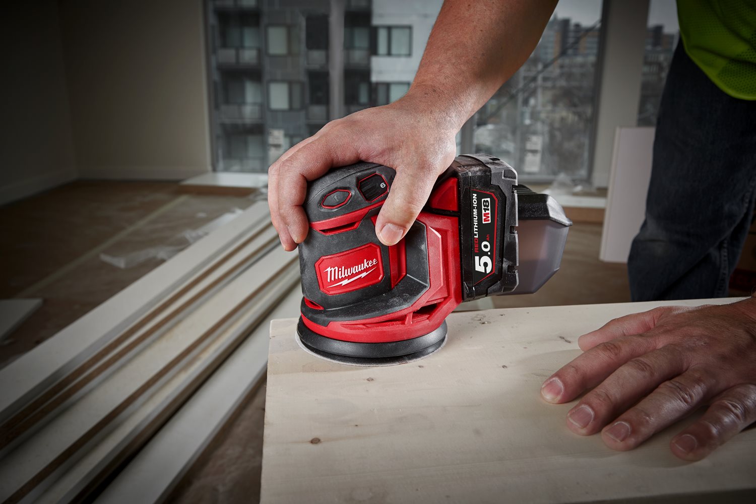 Milwaukee M18 BOS125-502B Akumulatorski ekscentrični brusilnik