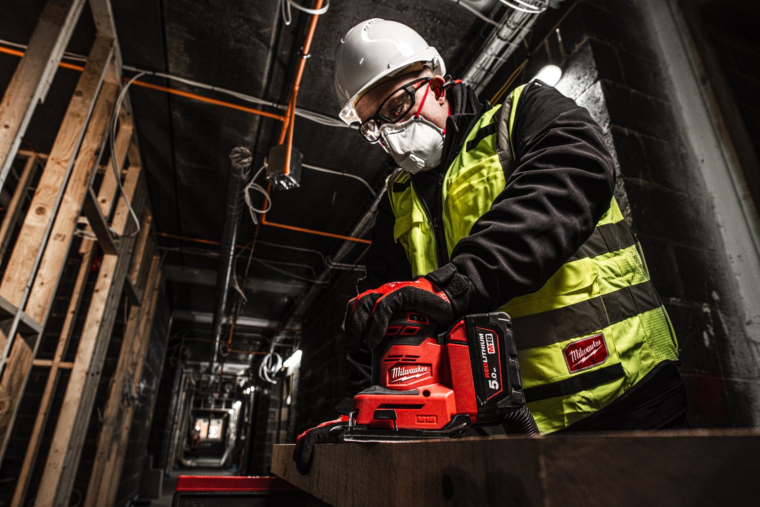 Milwaukee M18 BQSS-502B Vibracijski brusilnik