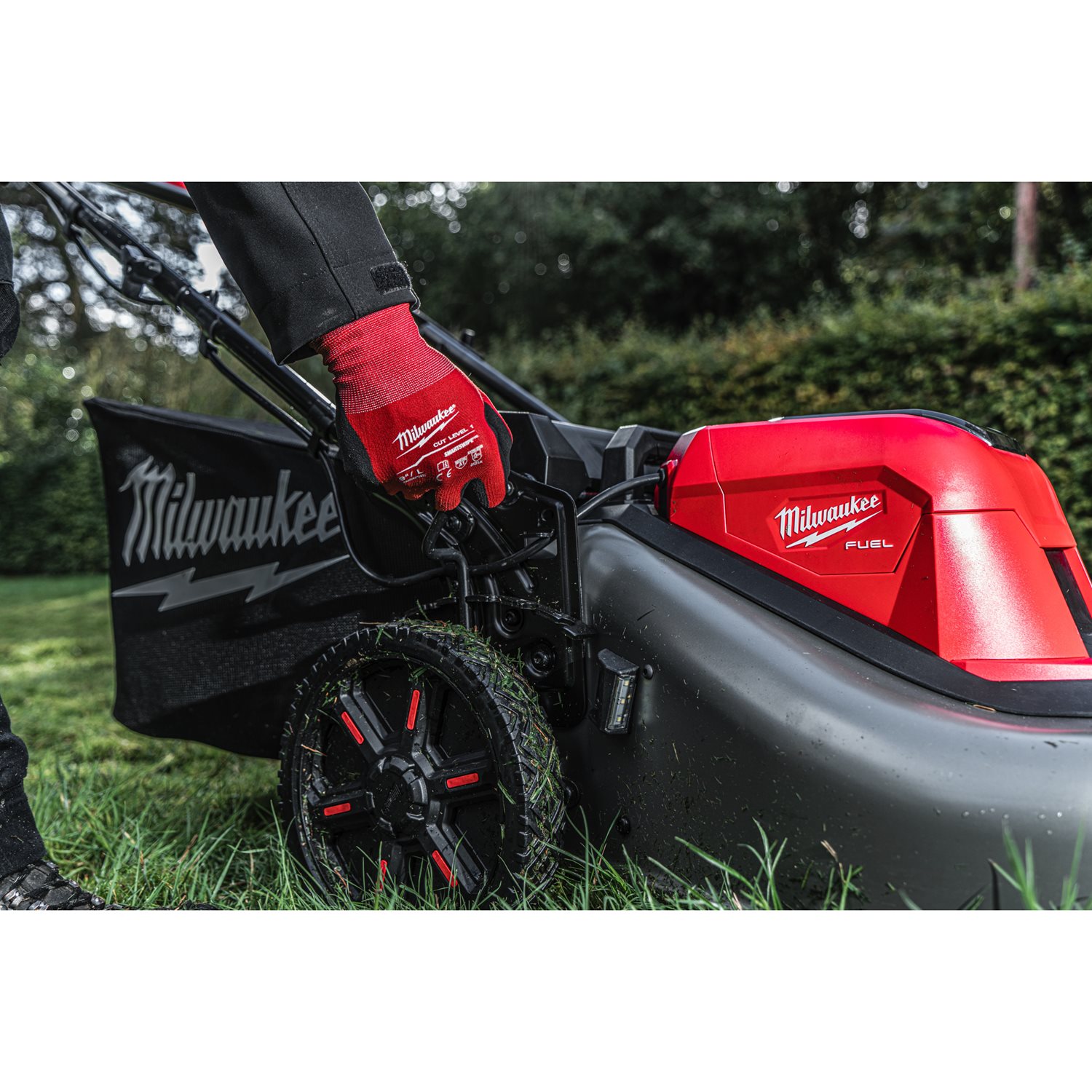 Milwaukee M18 F2LM53-0 FUEL Samohodna kosilnica