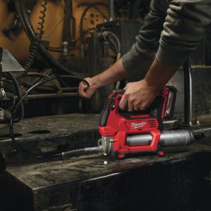 Milwaukee M18 GG-201C Akumulatorska mazalka