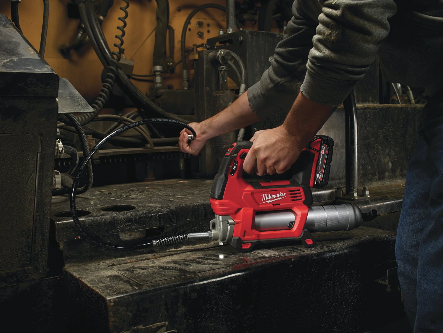 Milwaukee M18 GG-201C Akumulatorska mazalka