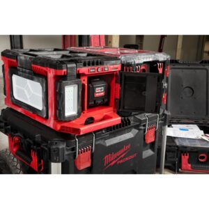 Milwaukee M18 POALC-0 AKUMULATORSKA PROSTORSKA SVETILKA IN POLNILNIK PACKOUT