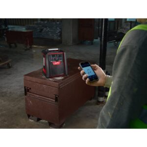 Milwaukee M18 RC-0 Radio-polnilnik M18 baterij, tablic in pametnih telefonov