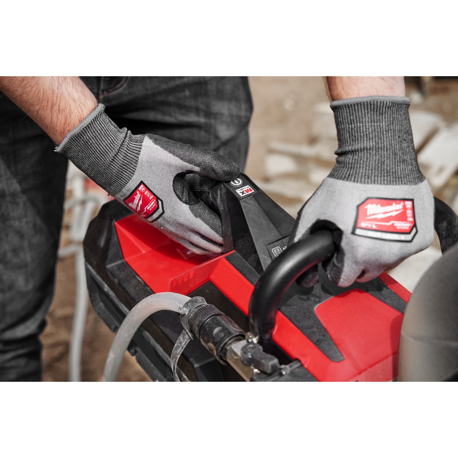Milwaukee MX Fuel COS350G2-802 Akumulatorska žaga za beton
