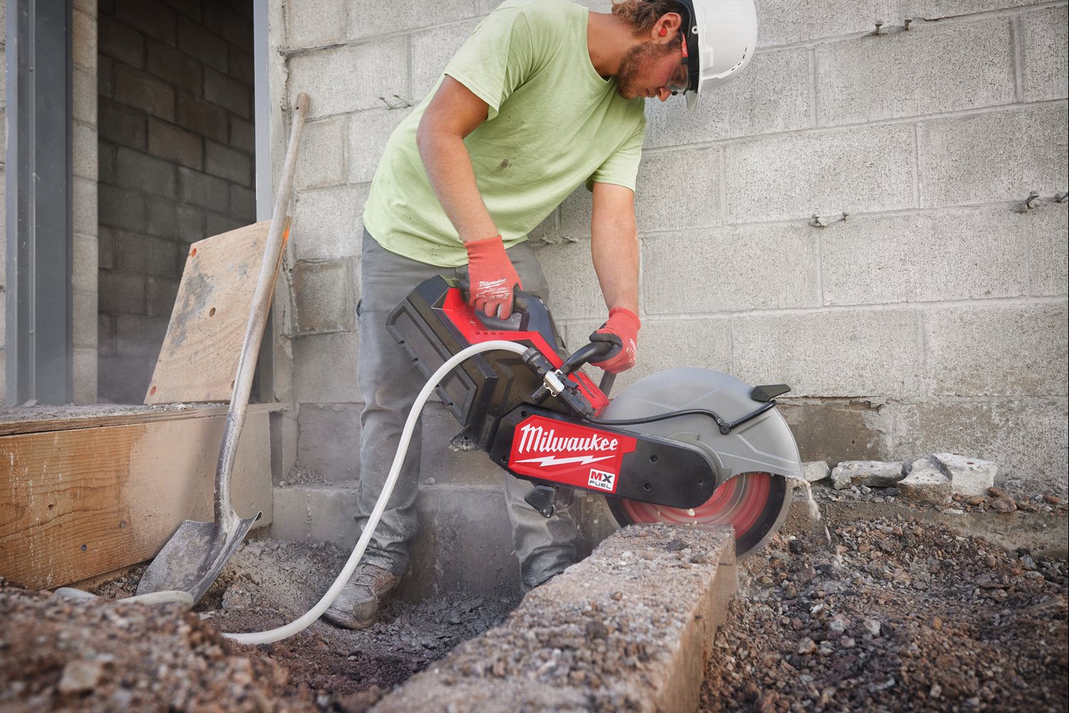 Milwaukee MX Fuel COS350G2-802 Akumulatorska žaga za beton