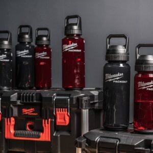 Milwaukee PACKOUT Steklenica 1420ml Chug lid črna