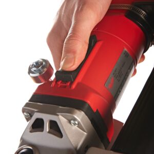 Milwaukee WCE 30 Diamantni rezalnik utorov, do 30 mm, 1500 W, 125mm
